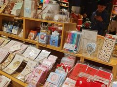 -九木杂物社(新奥购物中心店)
