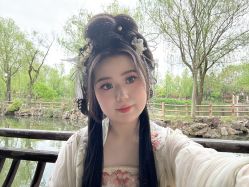 -一揽芳华汉服旗袍体验馆(拙政园店)