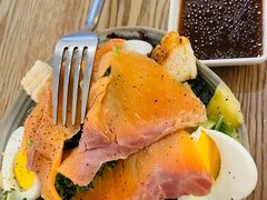 牛油果烟熏三文鱼沙拉-来龙里 精致 东南亚餐室(万象城店)