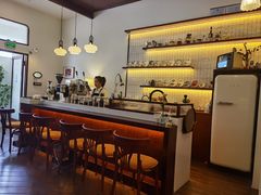 -Café Monson