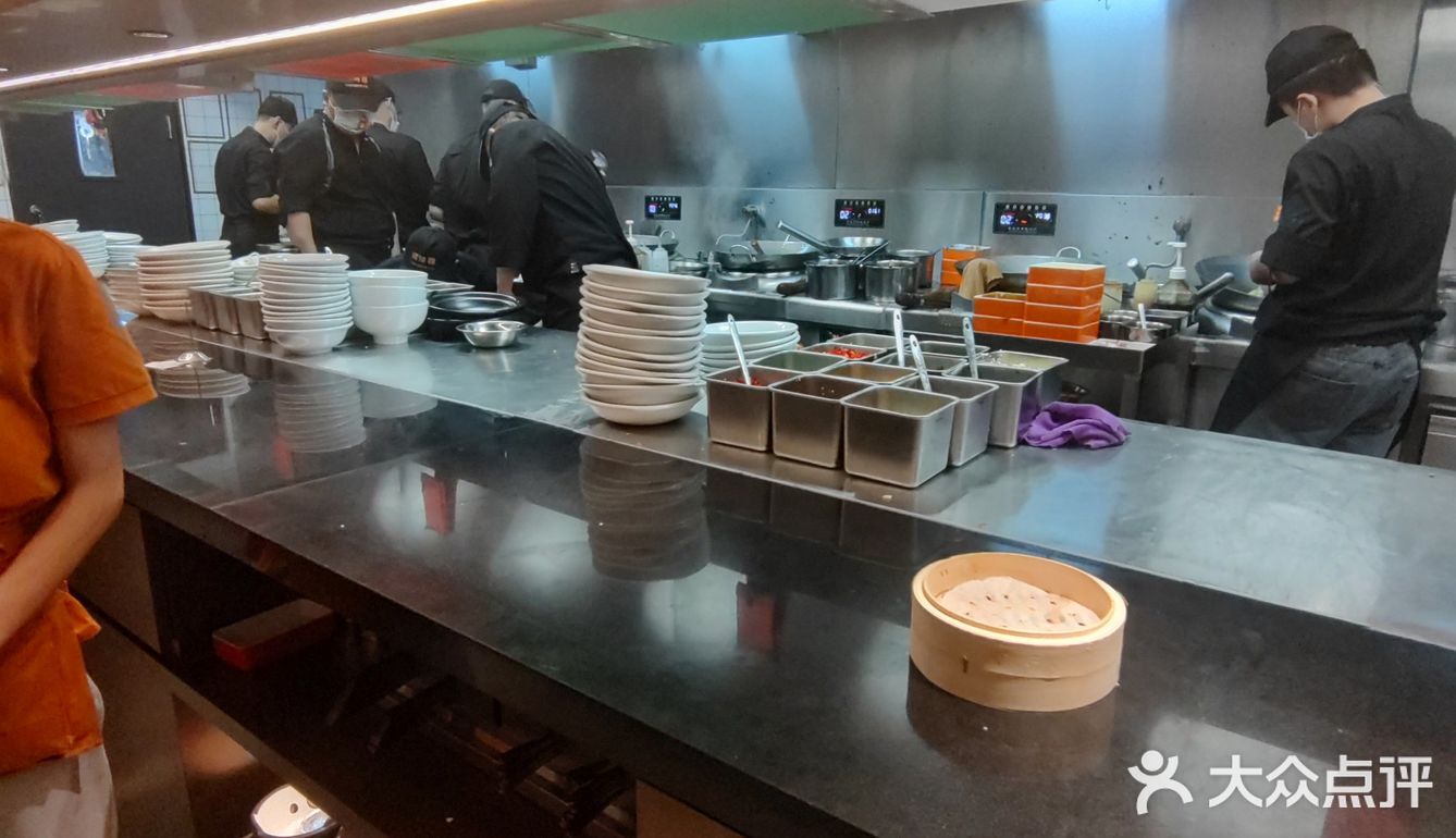 挺适合本人口味。一碗香很能体现湘菜特色