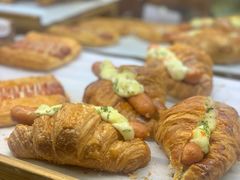 土豆香肠可颂-可颂坊(中心书城店)