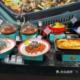 0元玩转这座城高力家居港里面，店面是典型的徽派建筑