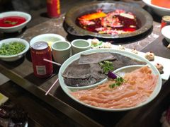 毛肚鸭肠拼-红九格老火锅(三峡广场店)