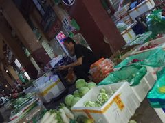 -三亚新鸿港水果一级批发市场
