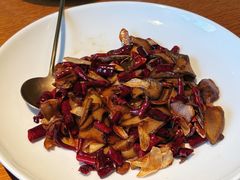 花椒尖炒鲜牛肝菌-一坐一忘云南菜(三里屯店)