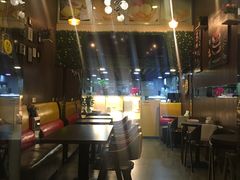-樱花里音乐餐吧·牛扒椰子鸡(东圃店)