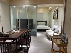 -喜鹊愉家酒店(郑州曼哈顿博览中心地铁站店)