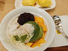 芒果白雪黑糯米-满记甜品(王府井北京市百货大楼店)