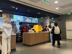 -麦当劳(上海虹桥站30B检票口楼上)