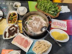 -四季喧黔味豆米火锅(万达广场店)