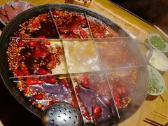 -白乐天毛肚火锅馆(解放碑店)