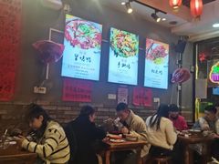 -爆炸头阿姨小四川正宗川味小吃(无任何分店)