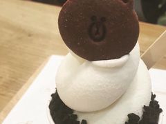 -LINE FRIENDS Garosu-gil Flagship Store