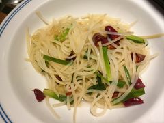 酸辣土豆丝-弄堂里·寻味杭州(湖滨银泰in77C区店)