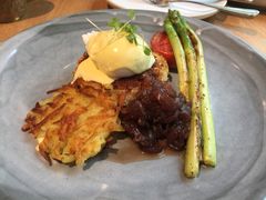 班尼迪蛋配蟹饼煎薯饼-ROAST