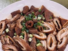 自制卤水猪大肠-河边私房菜