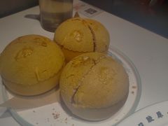 领鲜菠萝包-领鲜天下·焗海鲜·花胶鸡(天目里店)