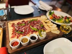 -恰餐厅及酒吧 CHAR Bar & Grill (北京丽都皇冠假日店)