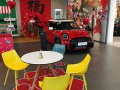 -上海宝诚中环BMW·MINI4S店