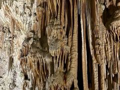 -波斯托伊纳溶洞