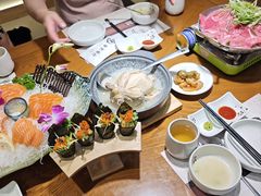 -青瓦餐厅·生鱼片·韩园烤肉(西塔店)