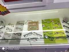 店内环境-提一眼镜·蔡司·依视路(小寨店)