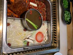 -巴渝瓦肆重庆鲜火锅(宝龙环湖店)