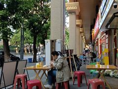 -李与白包子铺(桐梓林店)