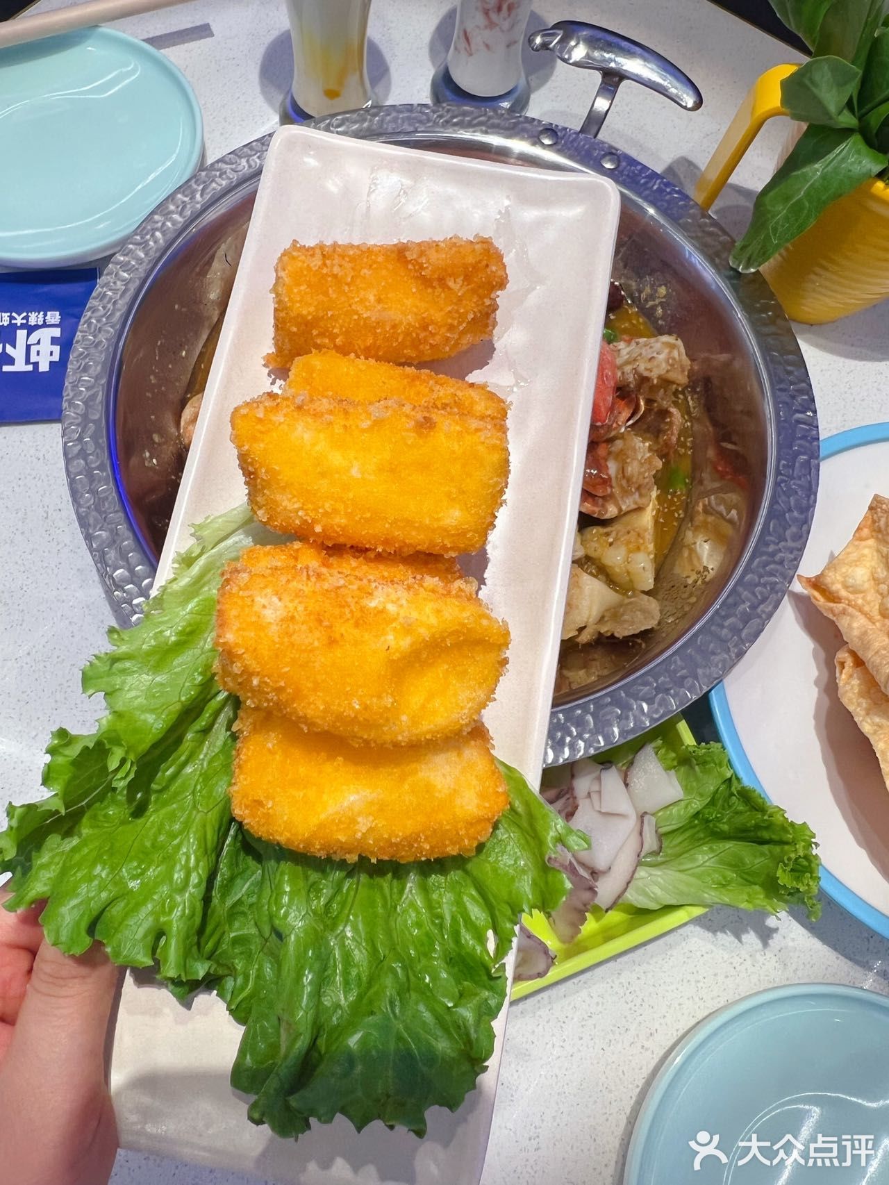 两个人点的小锅但是蟹和虾的量都不少