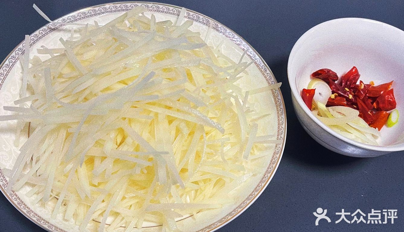 🥔嘎嘣脆的【酸辣土豆丝】做法来也！