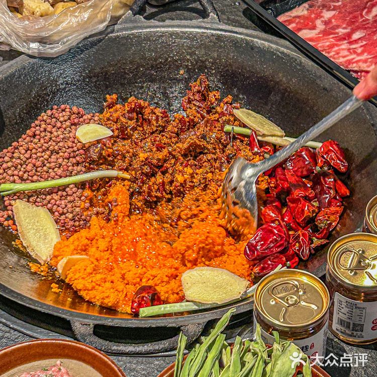 在郑州！一家可以自带菜的重庆火锅店 酒香不怕巷子深！