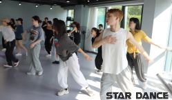 -STAR舞蹈工作室