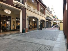 -王府井奥莱临潼小镇(临潼店)