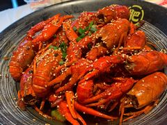 -肥肥虾庄·金牌油焖大虾(汉街SKP店)