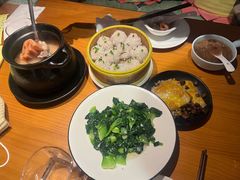 -莲餐厅·湖北菜·潜江小龙虾店(愚园路店)