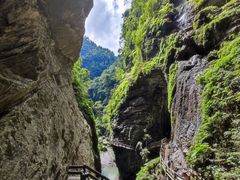 -龙水峡地缝景区