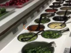 自助调料区-海底捞火锅鲜切牛肉主题店(长寿路店)
