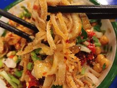 -马路边边串串香形象店(磐石路店)