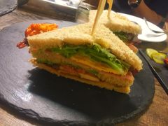 -HIGH FIVE哈福手工汉堡(桂林路店)