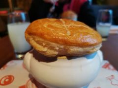 酥皮奶油黑菌蘑菇汤-卡本妮法餐厅·北京和平宾馆