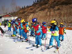 -石京龙滑雪场-停车场