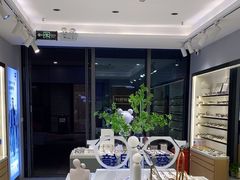 -视野联行眼镜·蔡司·尼康·豪雅·依视路(青浦宝龙店)