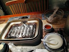 餐具摆设-鱼来顺纸上烤鱼