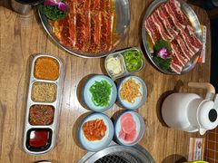 -明洞阿姨·韩式酱蟹烤肉·创意料理(三元桥店)