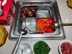 -海底捞火锅(宝龙广场夜宵主题店)