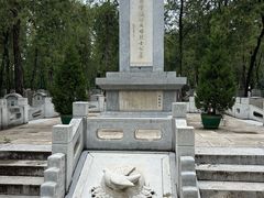 -八宝山(地铁站)