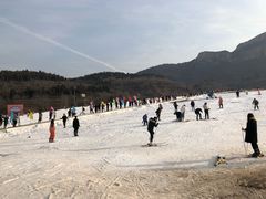 -济南卧虎山滑雪场