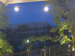 -茅草房·河畔园林火锅