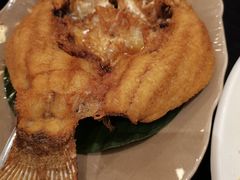 泰式炸鱼配生芒酱汁-Thai Alley泰爱里(二沙岛店)